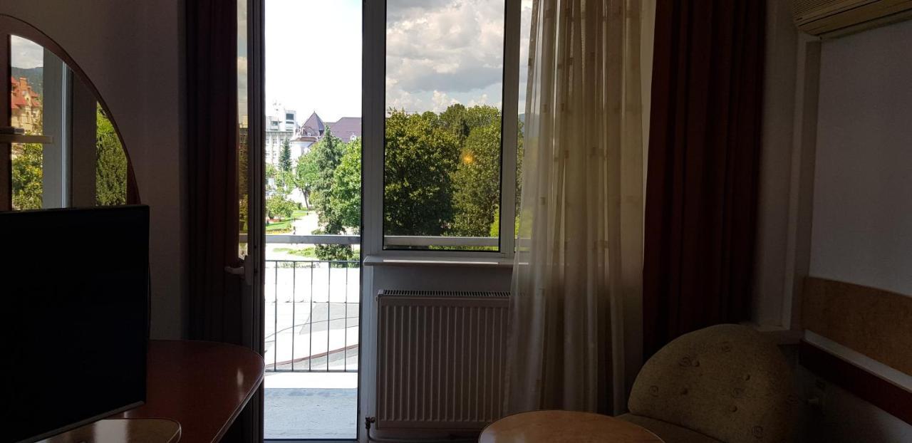 Grand Hotel Ceahlau Piatra Neamţ Extérieur photo