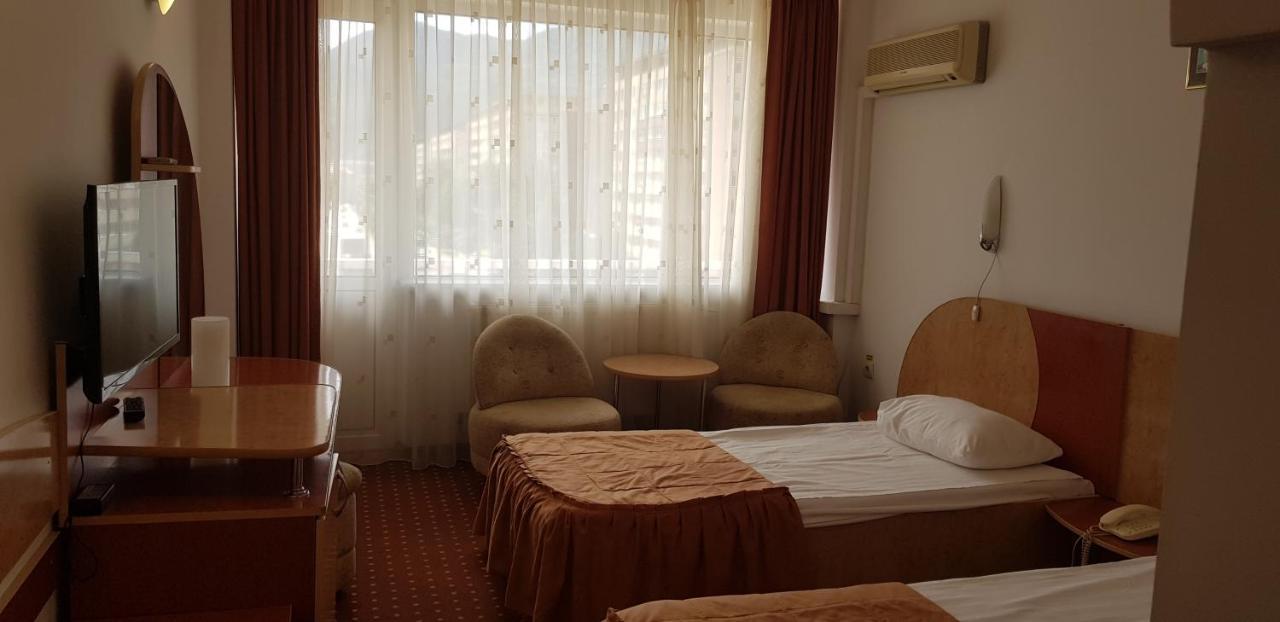 Grand Hotel Ceahlau Piatra Neamţ Extérieur photo