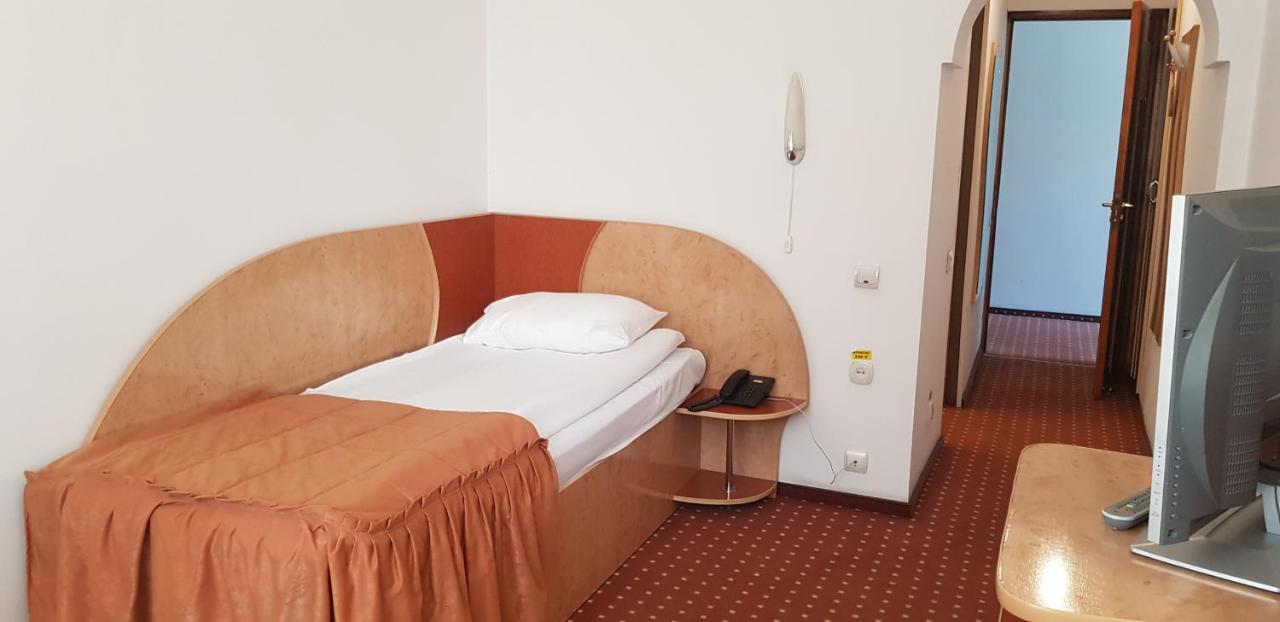 Grand Hotel Ceahlau Piatra Neamţ Extérieur photo