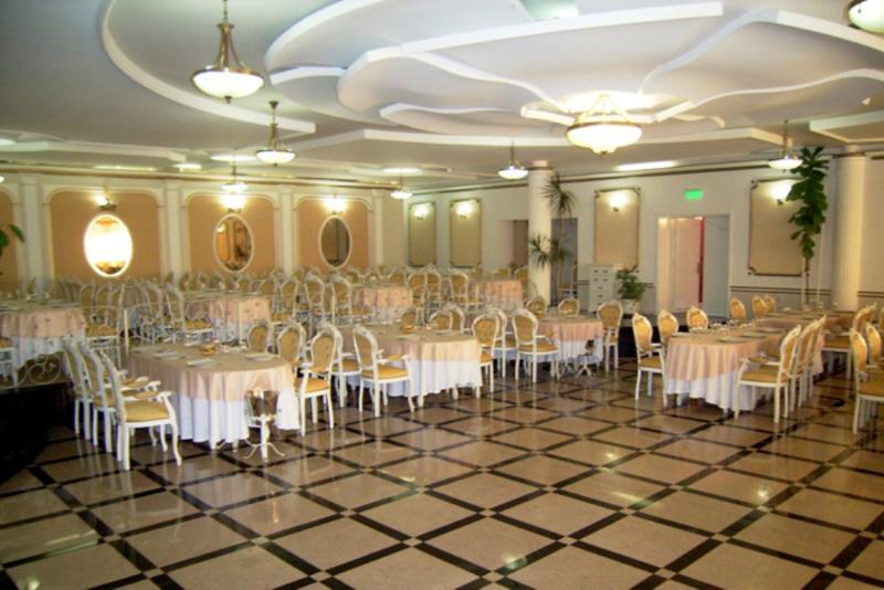 Grand Hotel Ceahlau Piatra Neamţ Extérieur photo